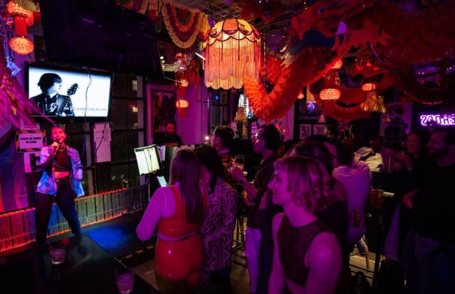 Heroes Bar