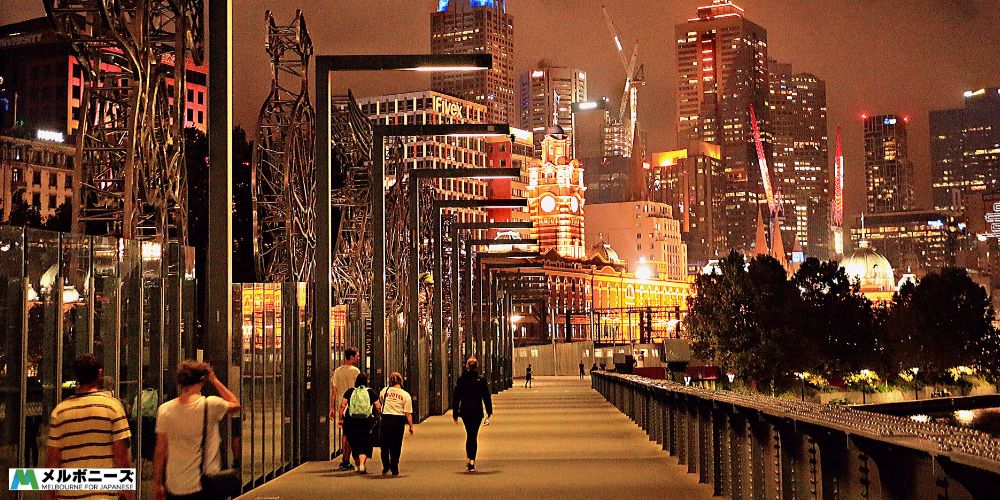 Melbourne night - walkway